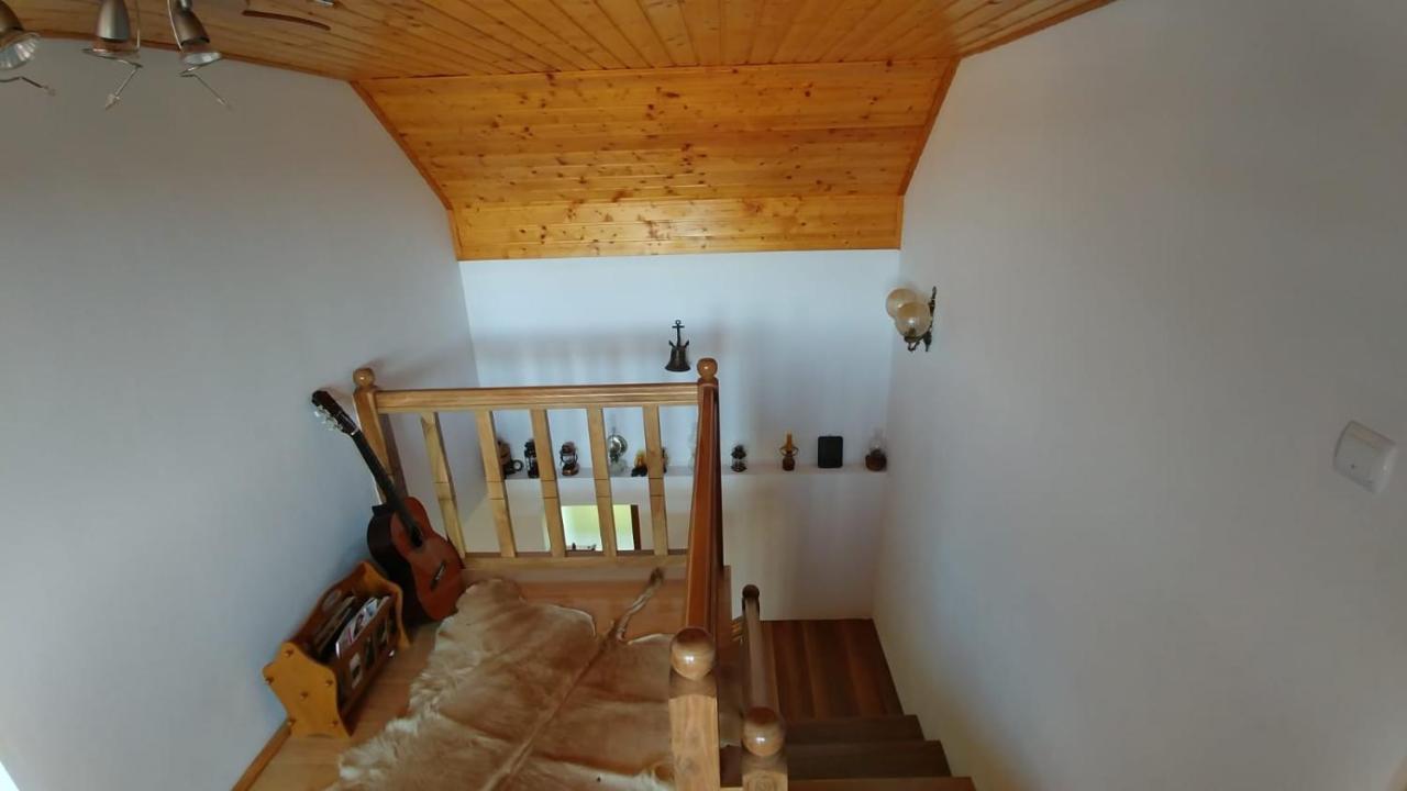 فيلا Casa Darius Novaci-Străini المظهر الخارجي الصورة
