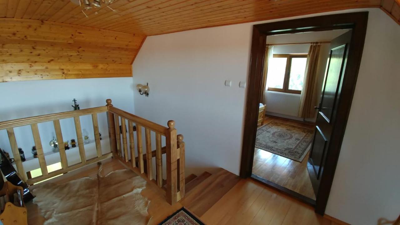 فيلا Casa Darius Novaci-Străini المظهر الخارجي الصورة