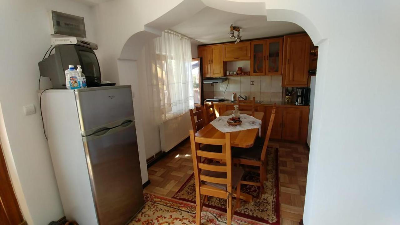 فيلا Casa Darius Novaci-Străini المظهر الخارجي الصورة