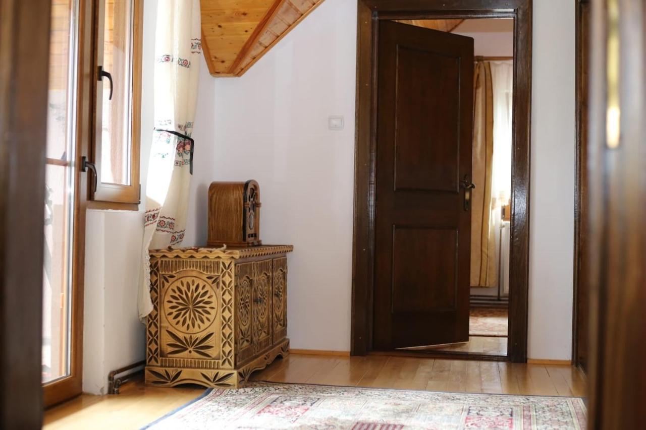 فيلا Casa Darius Novaci-Străini المظهر الخارجي الصورة