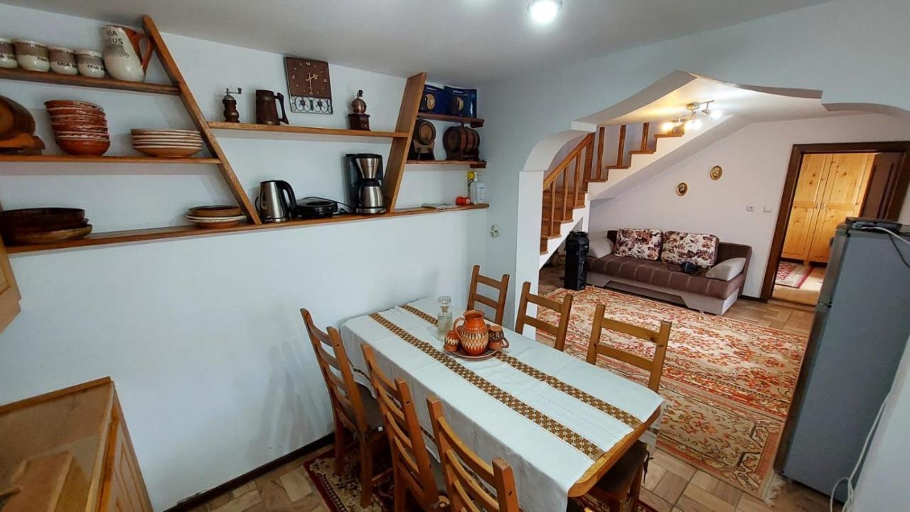 فيلا Casa Darius Novaci-Străini المظهر الخارجي الصورة