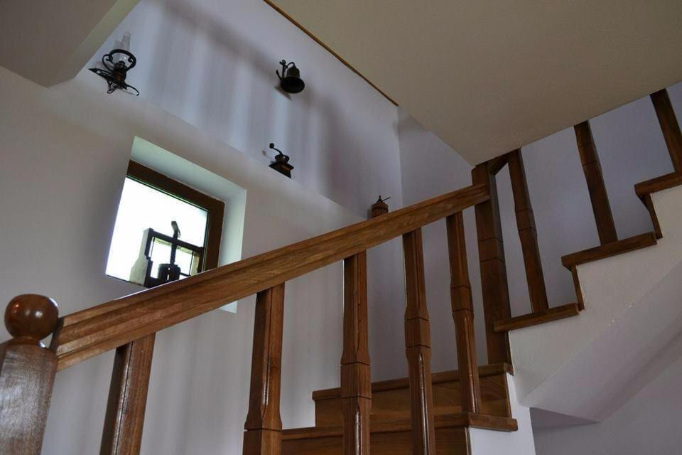 فيلا Casa Darius Novaci-Străini المظهر الخارجي الصورة