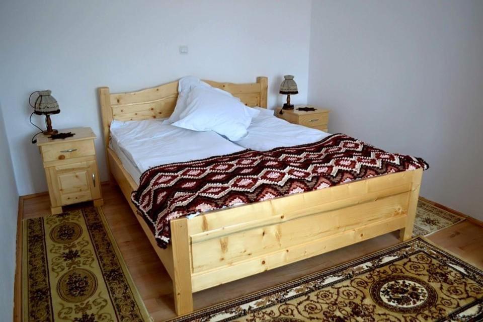 فيلا Casa Darius Novaci-Străini المظهر الخارجي الصورة